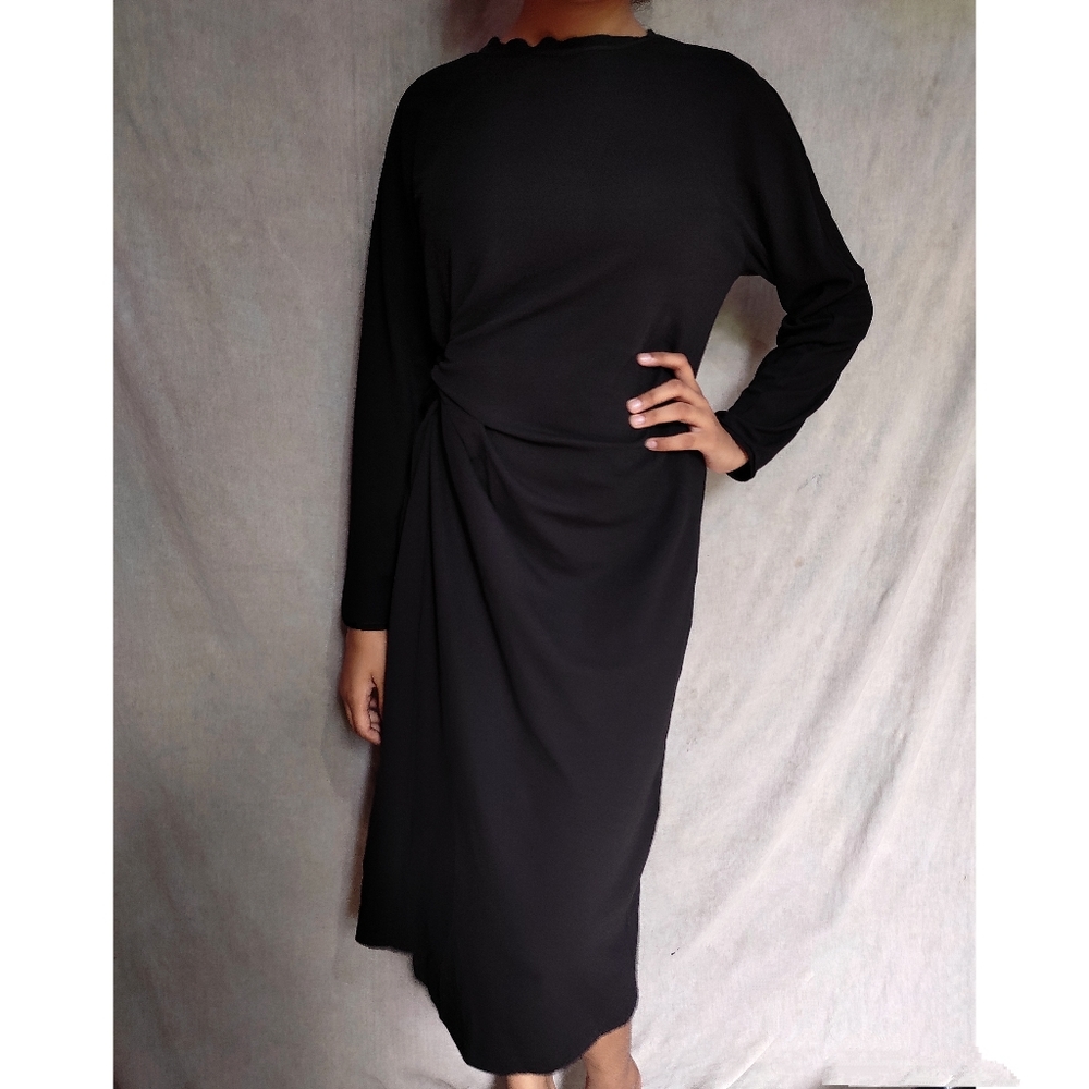 Side knot bodycon dress - Picture 2 of 5